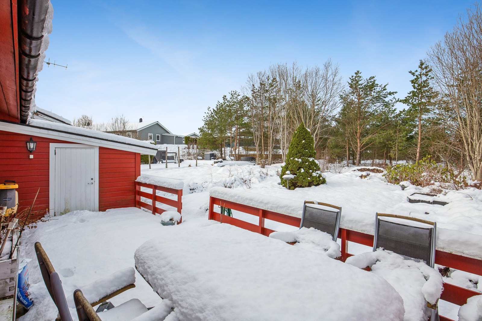 Terrasse på baksiden. Galleribilde