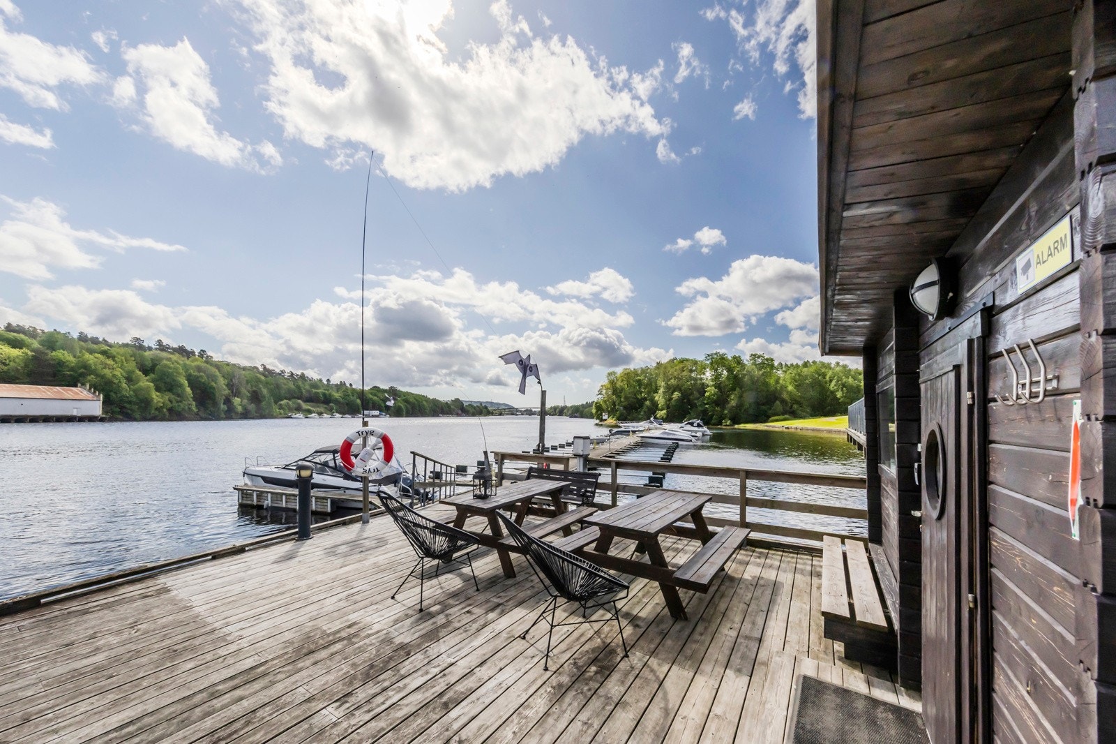 Borettslaget eier del i felles bryggeanlegg. Galleribilde