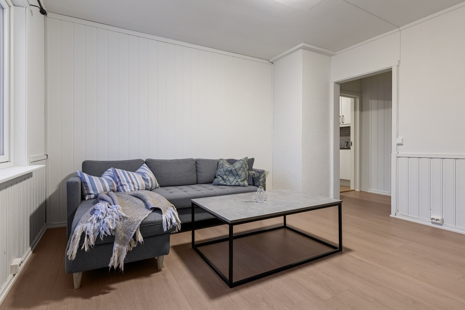 Direkte forbindelse til kjøkkenet gir enkel tilgang til matlaging. Galleribilde