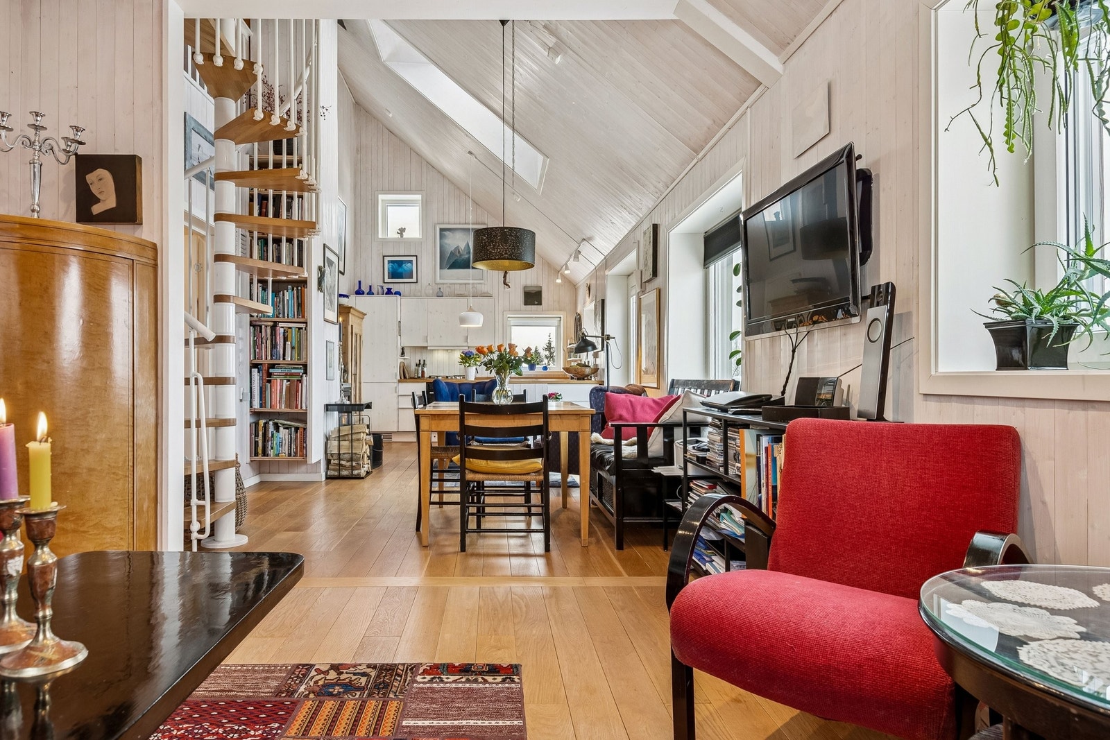 Dette er det koselige hovedrommet i Alvestigen 49 Galleribilde