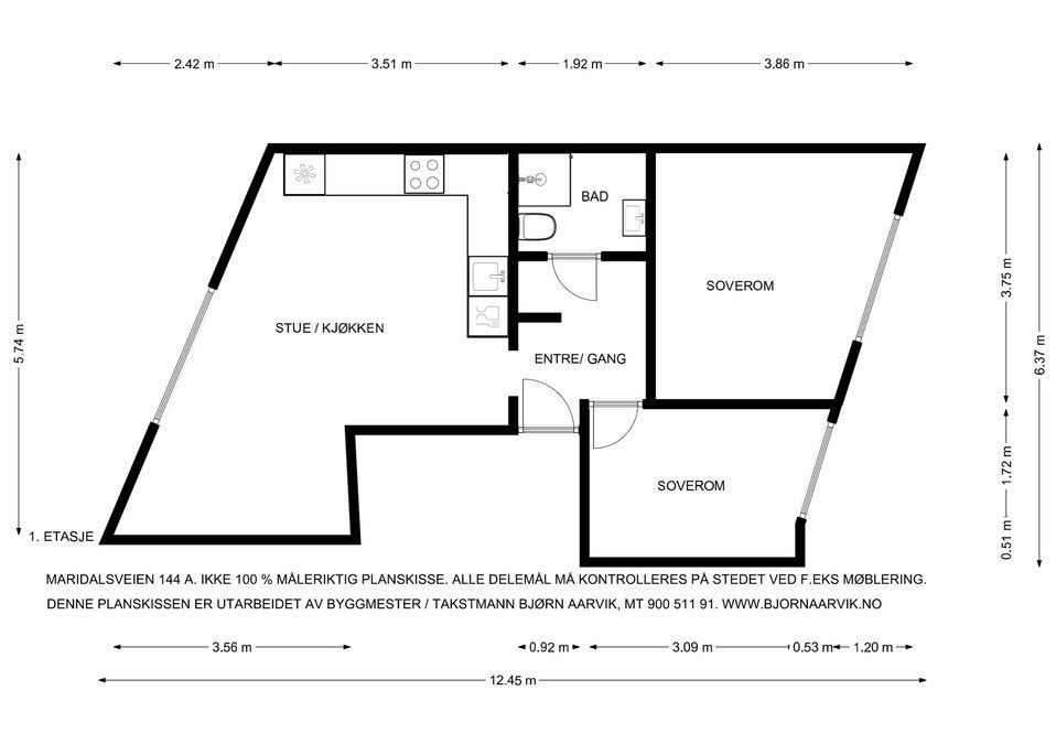 Gjennomgående og lys planløsning med romslige oppholdsrom. Galleribilde