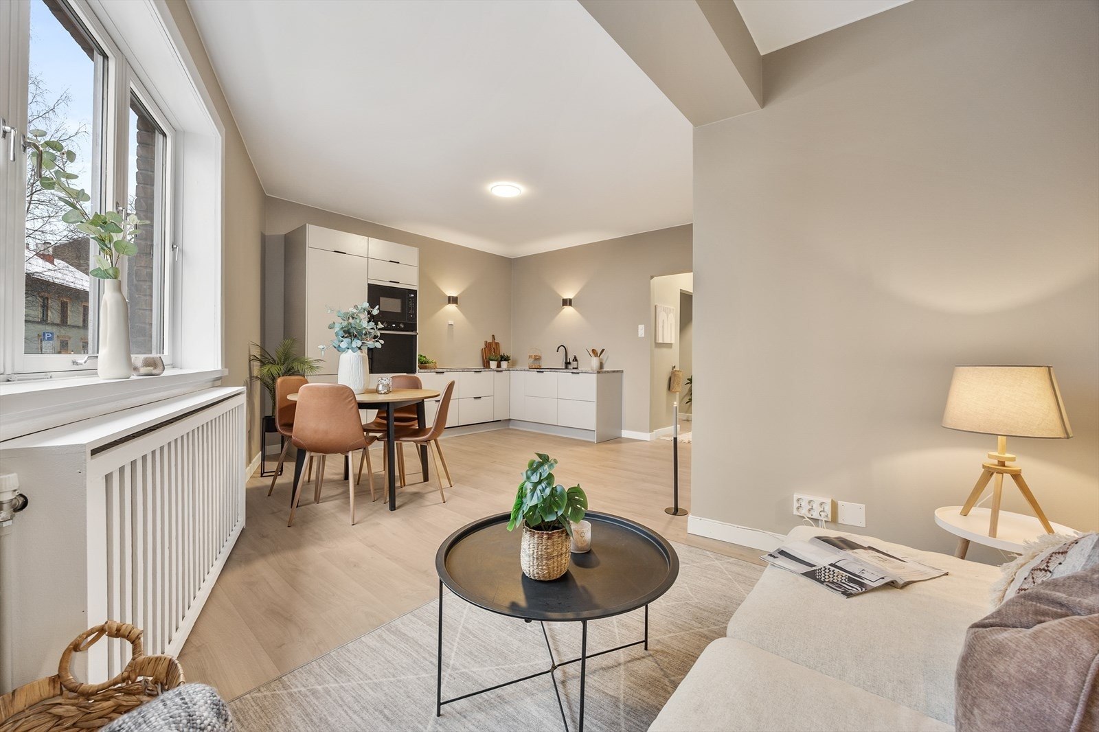 Fra stuen ser man den gode sammenhengen mellom sonene i rommet. Galleribilde