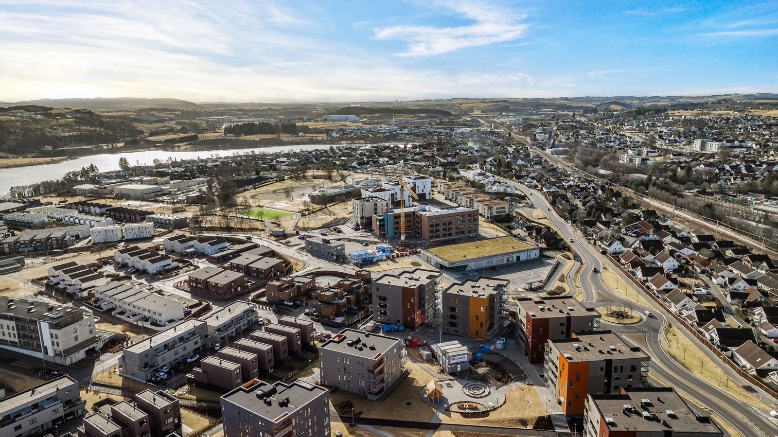 Området har alt du trenger i hverdagen, her kan du la bilen stå i helgene. Galleribilde