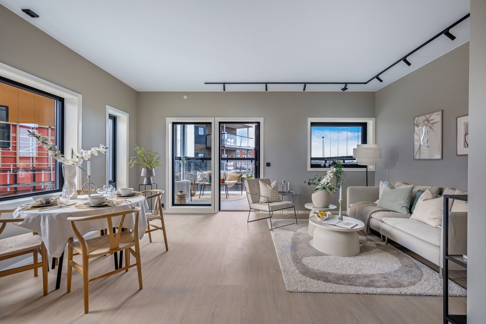 Leiligheten ligger attraktiv til i populære Sørbøhagane og er nyoppført og ubebodd. Leiligheten er påkostet og lekkert innredet med tidløse og moderne materialvalg som vil falle i smak hos de fleste. Galleribilde