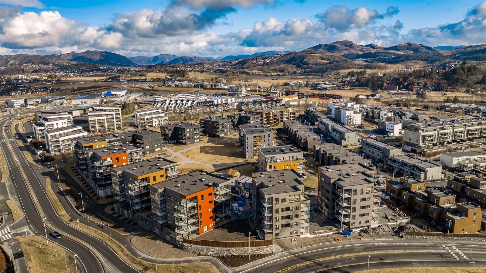 Området er nå ferdig utbygget og har et godt miljø i nabolaget. Galleribilde