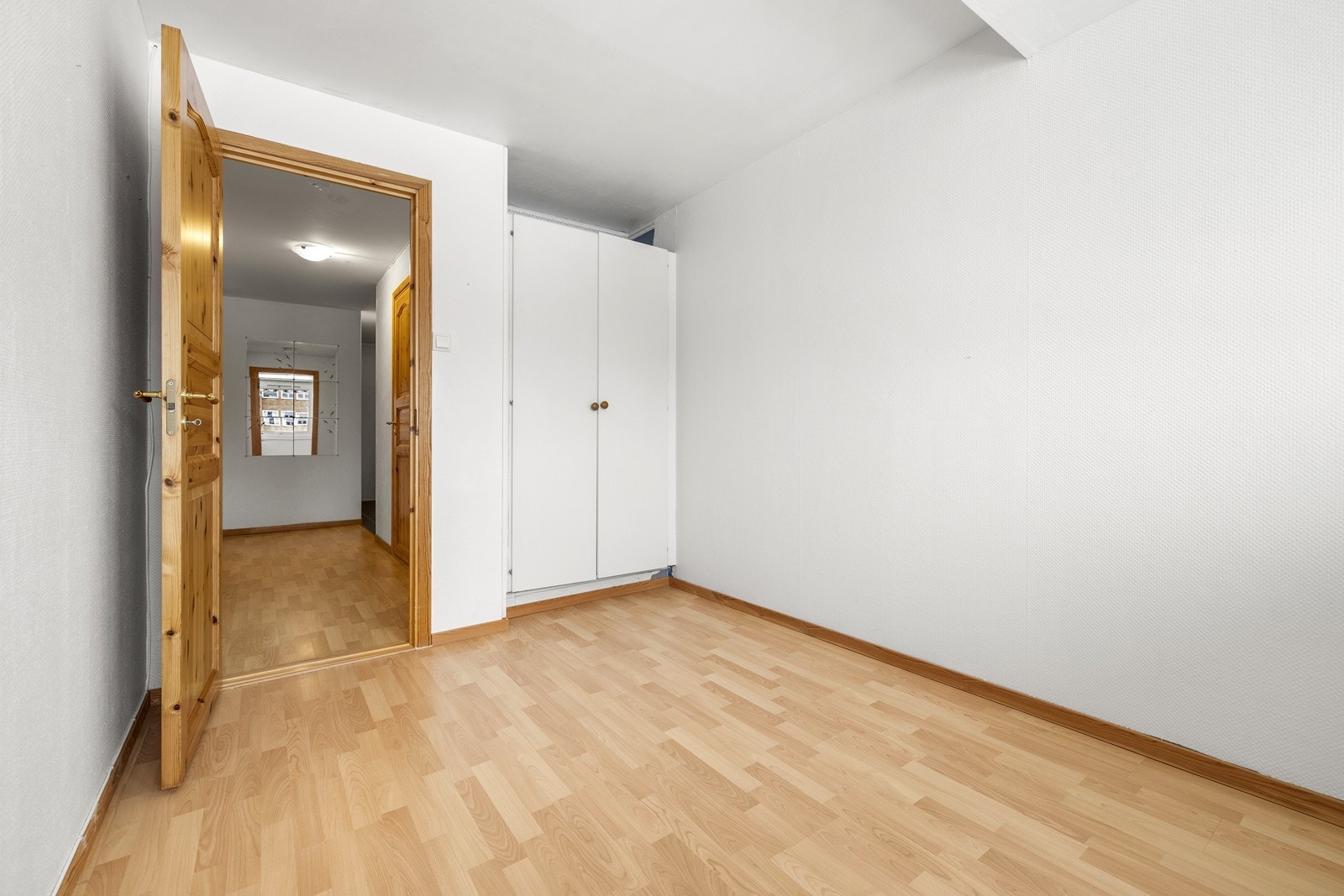 Soverommet har god plass til både seng og garderobeløsning. Galleribilde