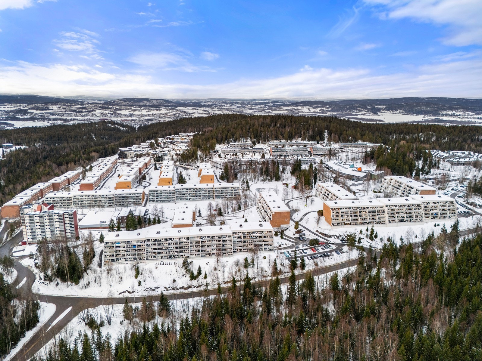 Blystadlia har en sentral beliggenhet med kort reisevei til både Lillestrøm og Oslo. Galleribilde