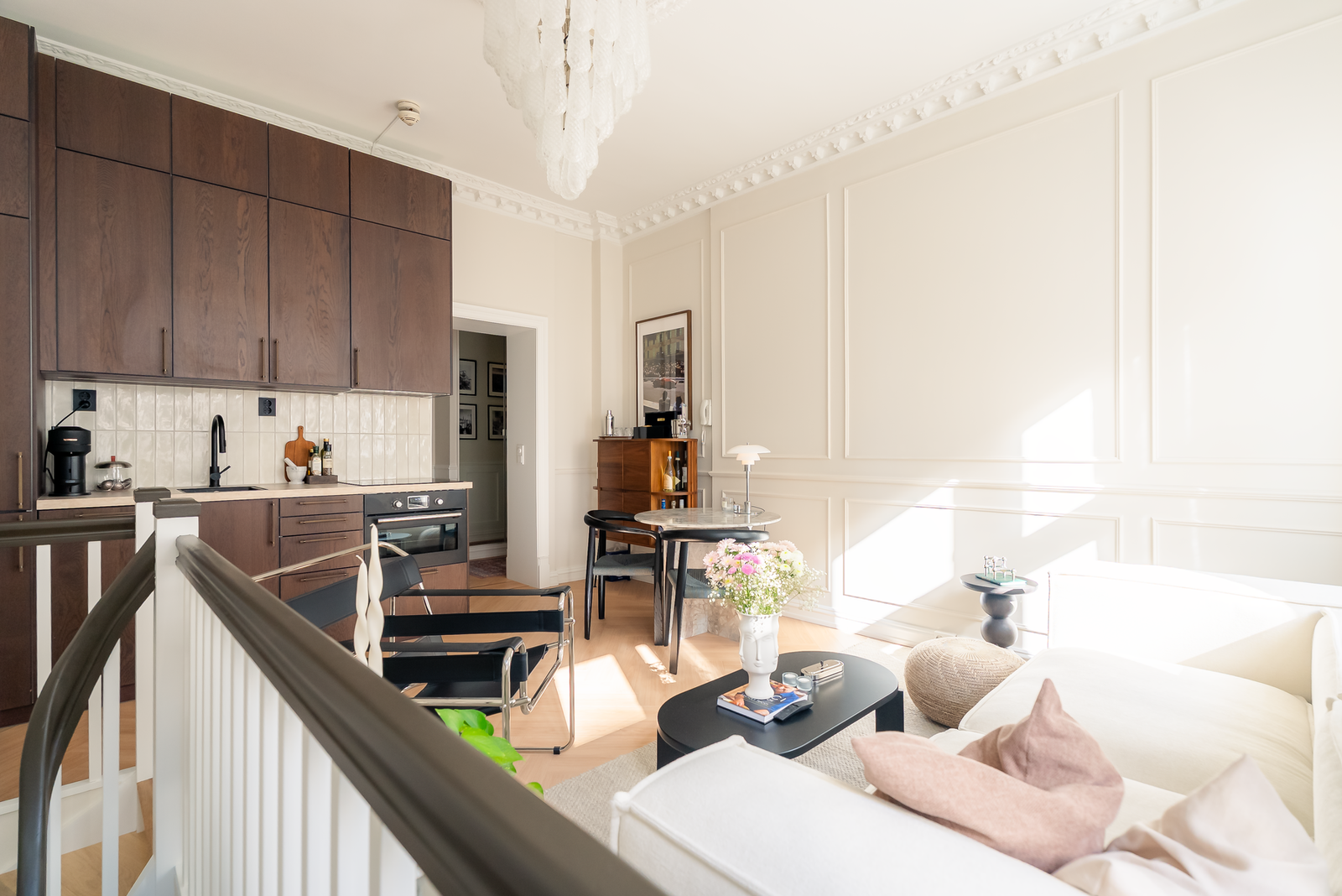 Den generøse takhøyden bidrar til en god romfølelse. Galleribilde