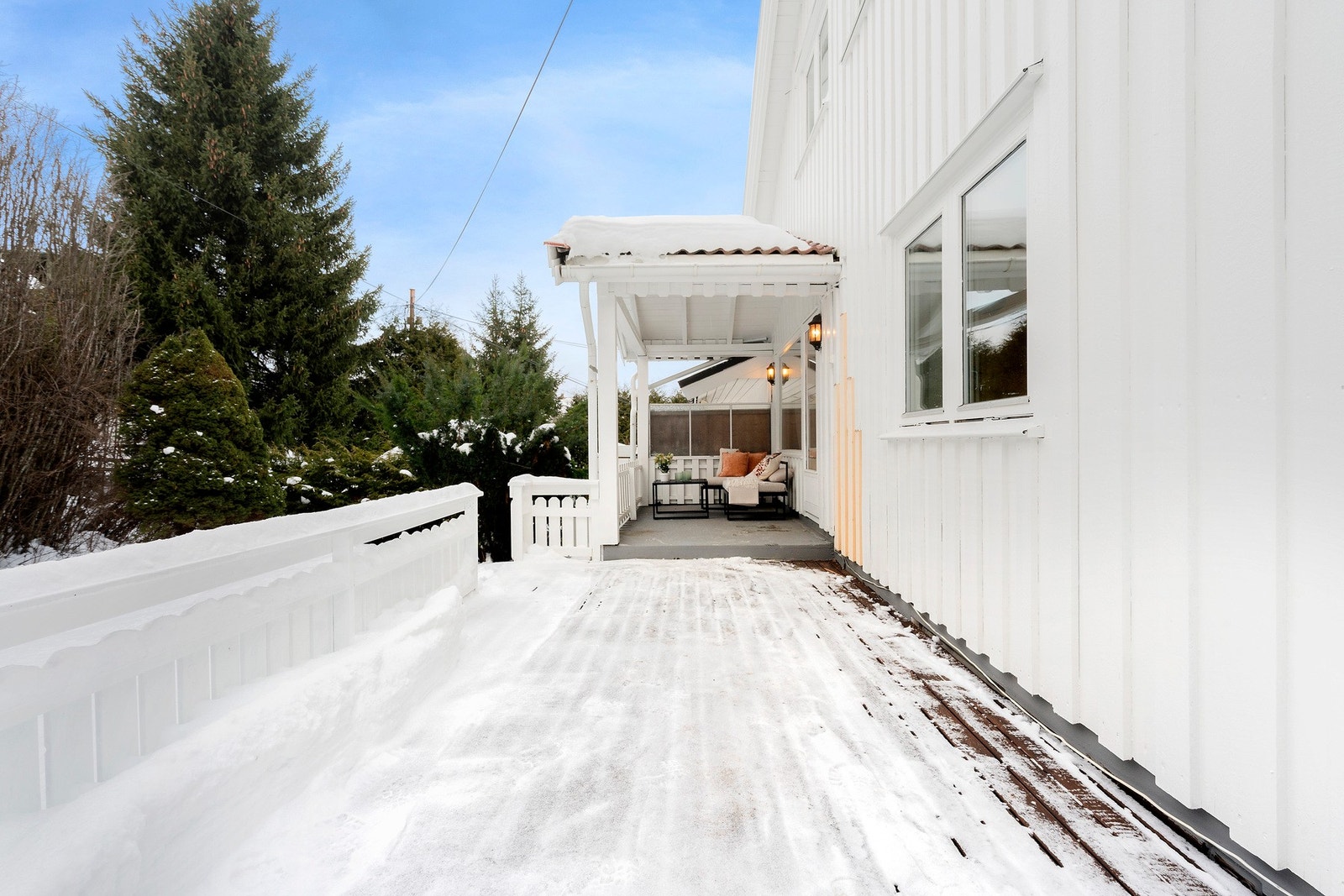 Her kan du enkelt møblere med lounge, spisegruppe, grill etc. Galleribilde