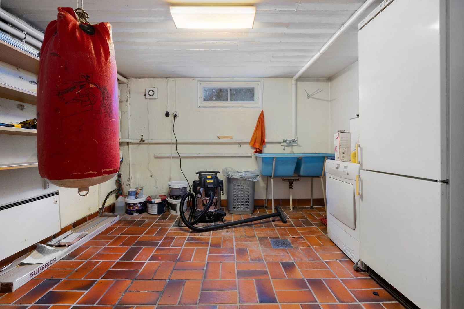 Vaskerom Galleribilde