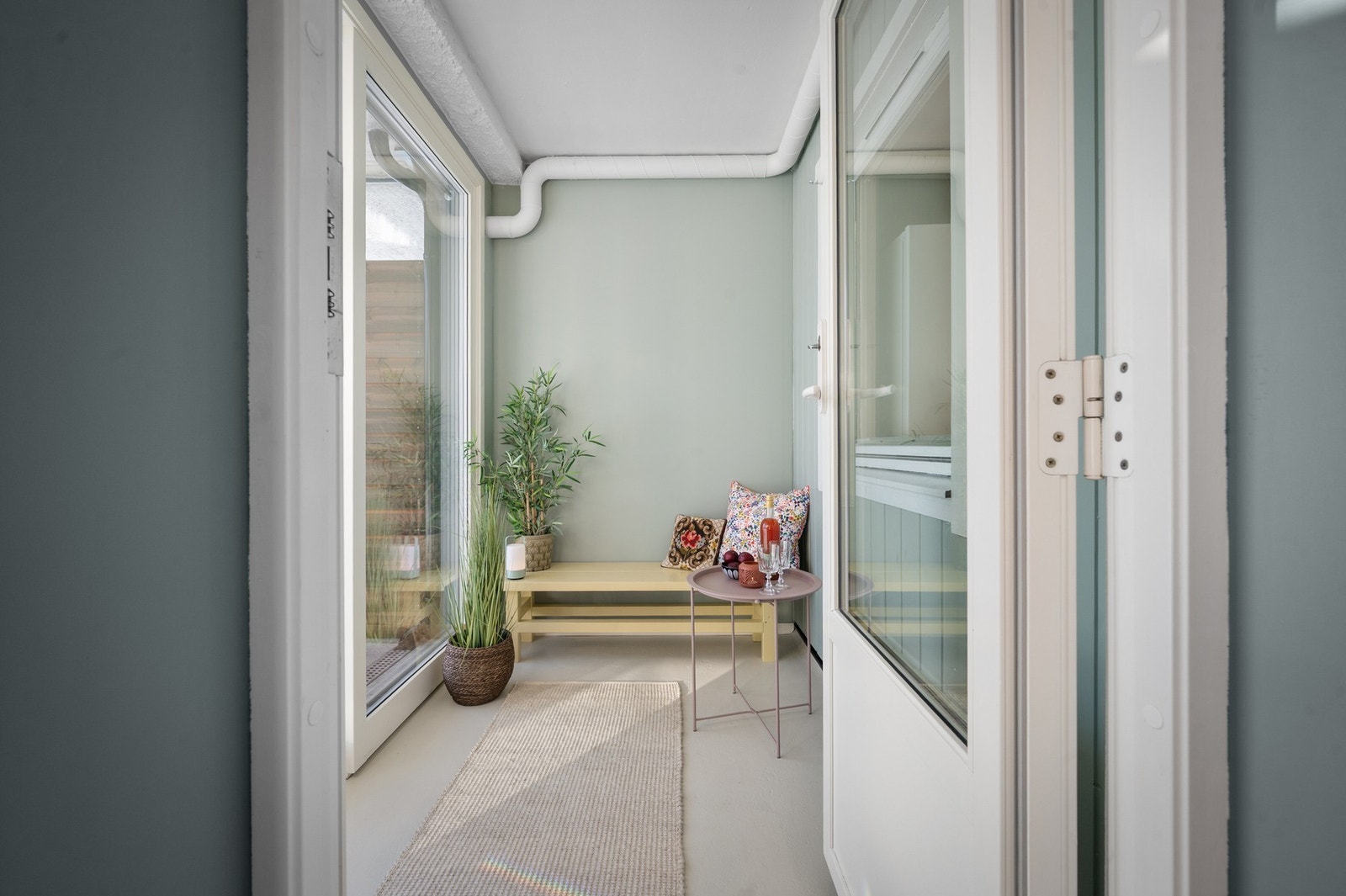 Fra stua er det adkomst til innglasset balkong Galleribilde