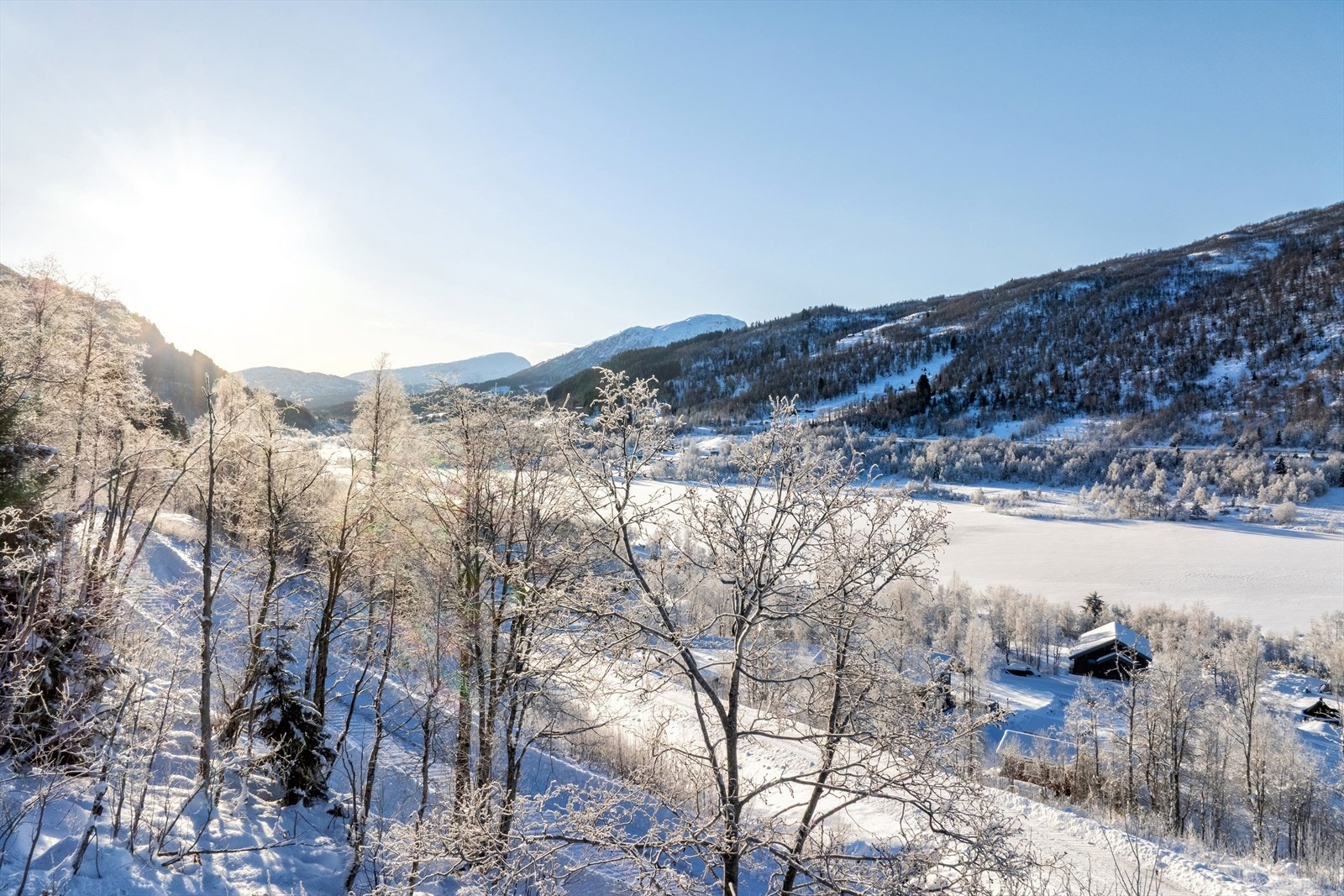Utsikt frå hyttetomta. Galleribilde