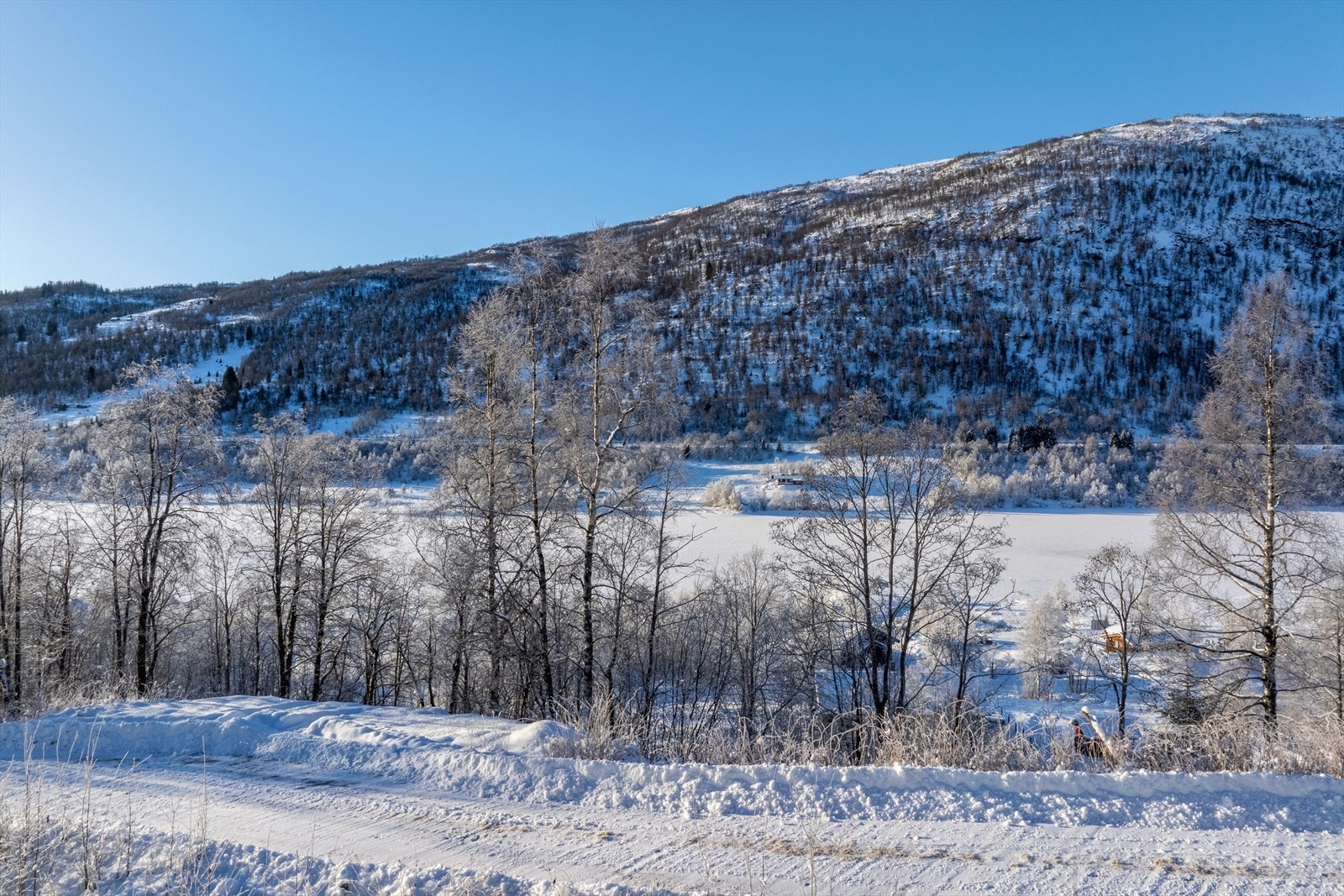 Hodlekve er godt kjent for gode snøforhold, fantastisk utbygd område for vintersport med skiheis, lysløype og gode turmogelegheiter i høgfjellet. Galleribilde