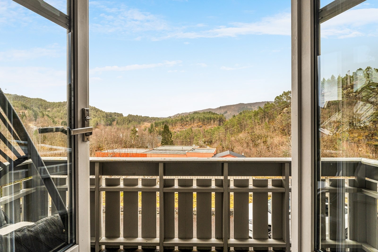 Altan på ca. 5 m² med utgang fra stuen. Galleribilde