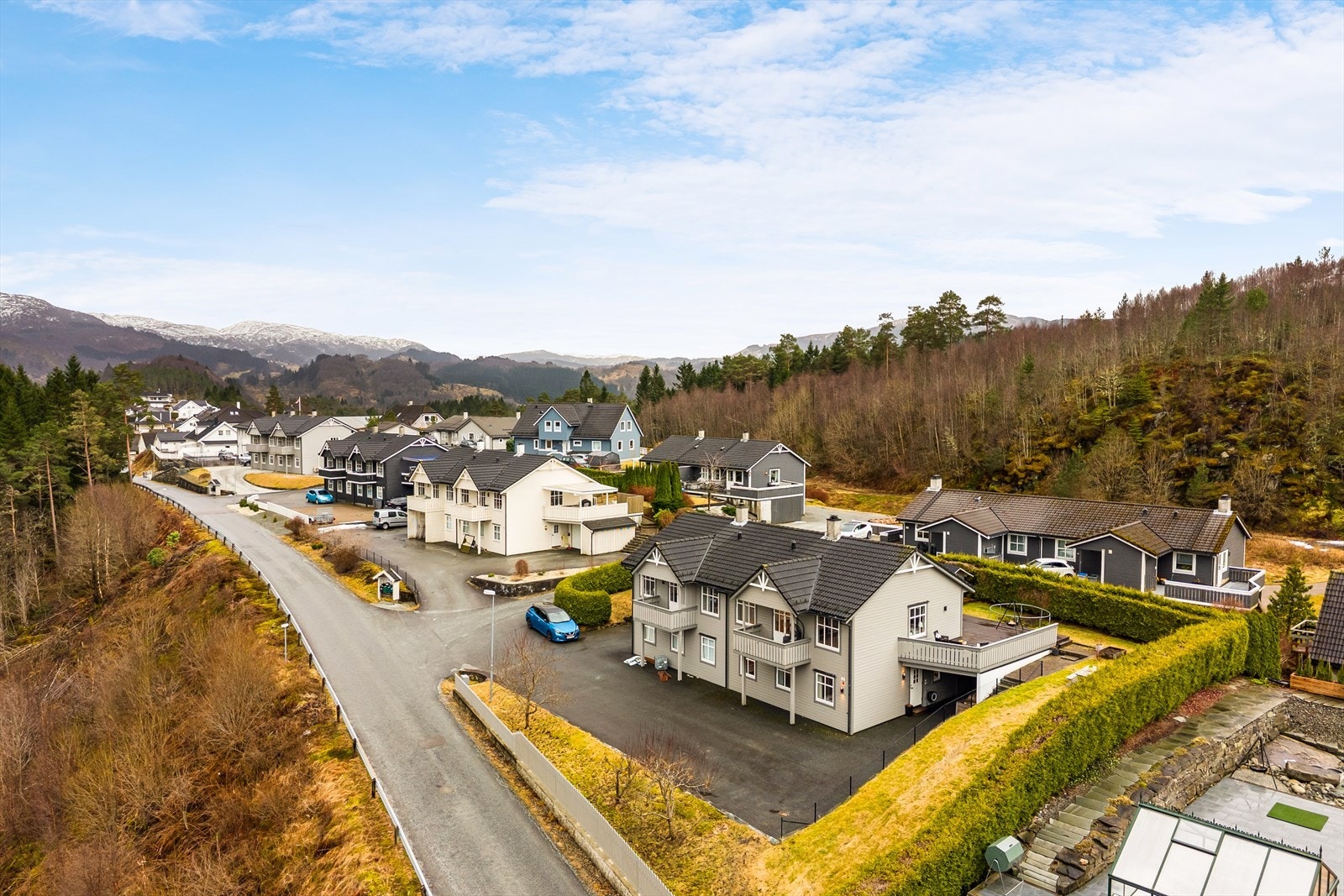 Her er det trygge omgivelser og nærhet til både natur og hverdagslige servicetilbud. Galleribilde