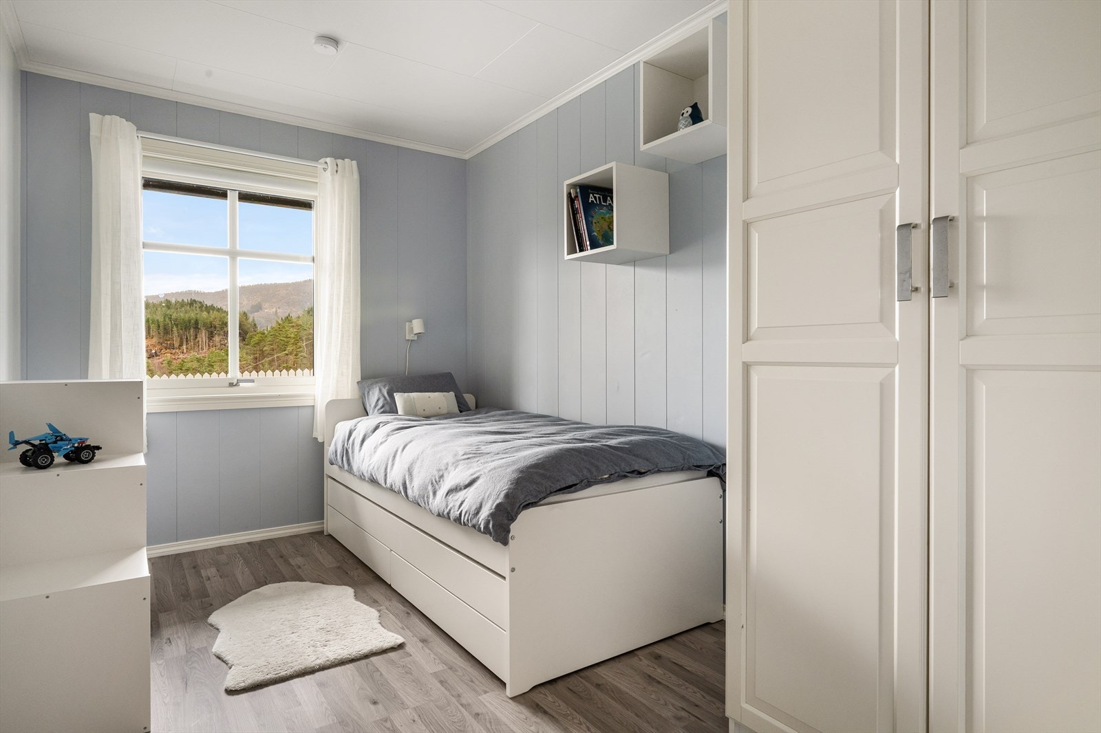 De to øvrige soverommene har et areal på henholdsvis 8,5 m² og 8,4 m². Galleribilde