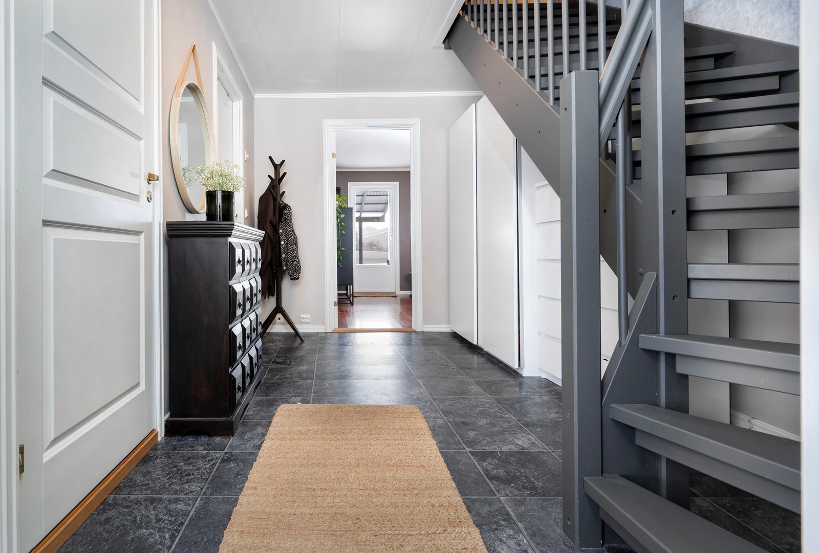 Entrè / trapperom Galleribilde