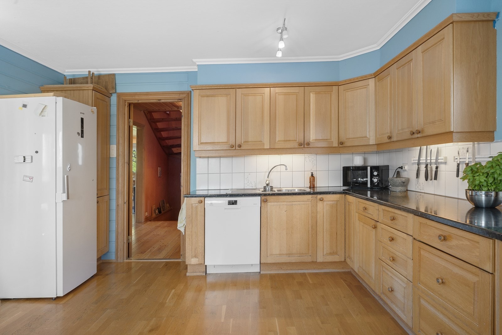 Alle hvitevarene er frittstående Galleribilde