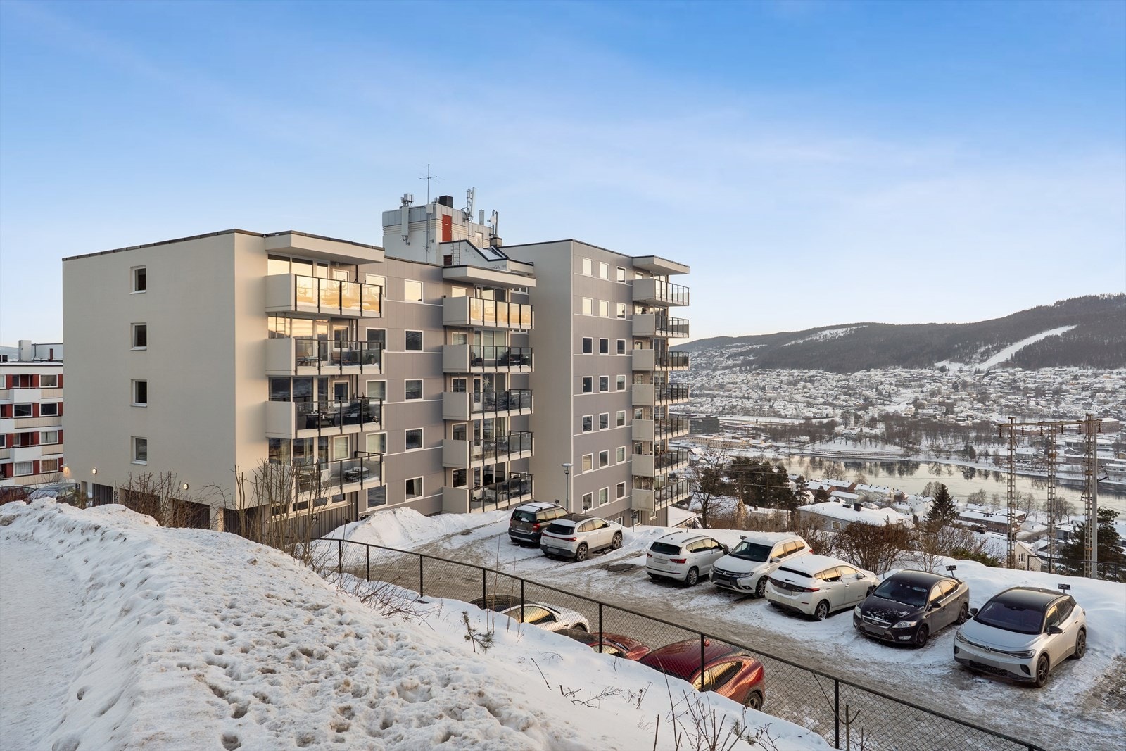 Bygningen har heis som ble skiftet ut innen de siste fem årene. Galleribilde