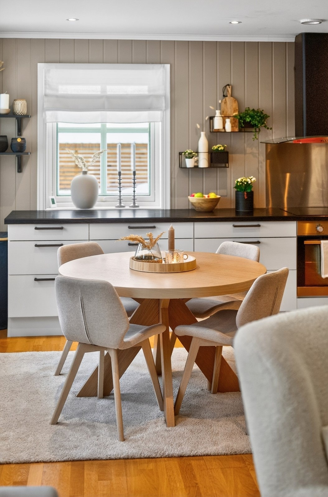 Boligen holder en moderne og tiltalende standard Galleribilde