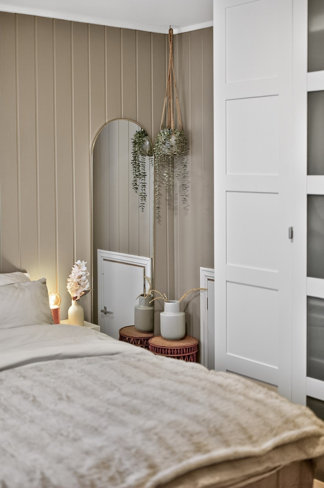 God skapplass i medfølgende garderobeskap Galleribilde