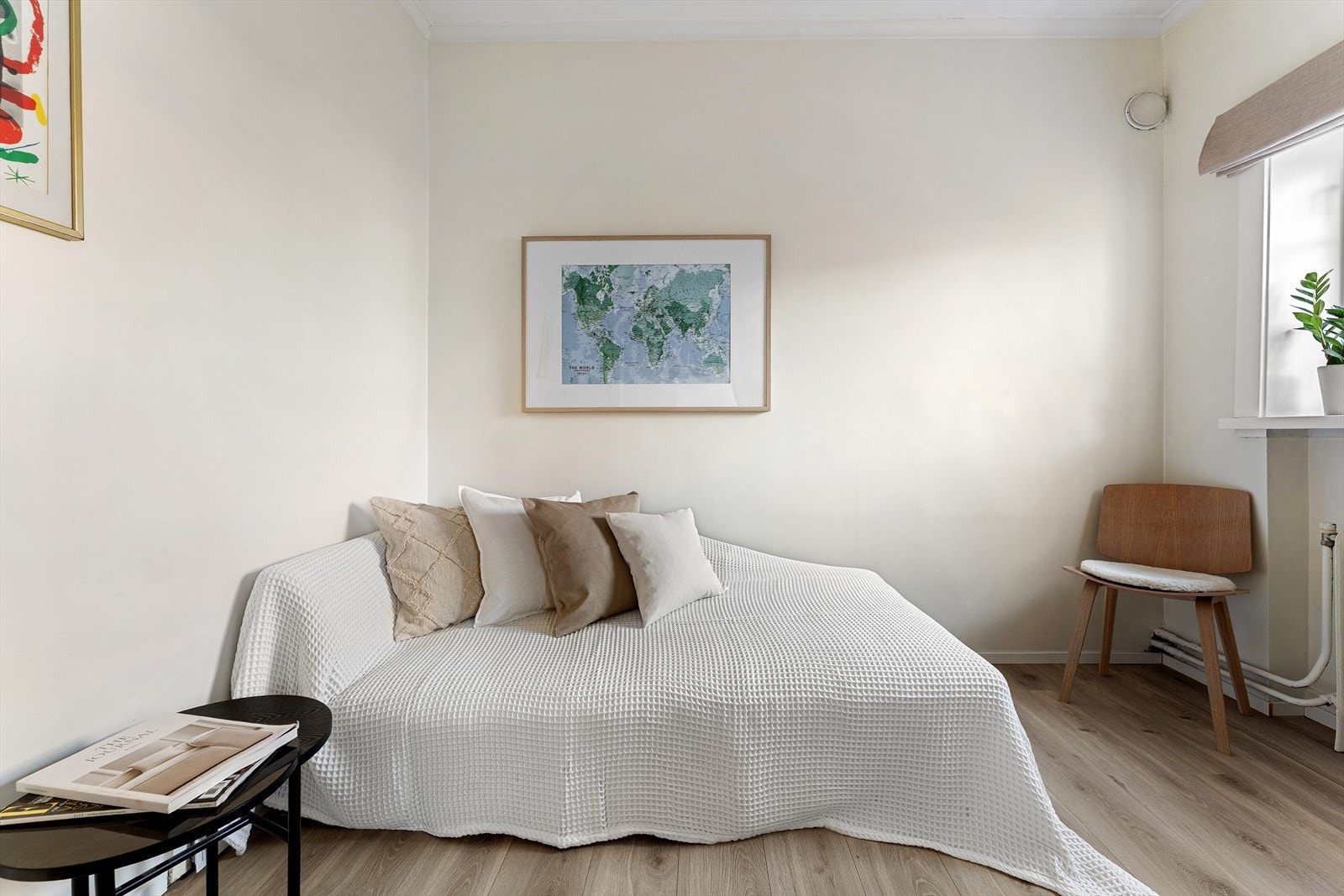 Soverom Il har også plass til dobbeltseng og tilhørende møblement. Galleribilde