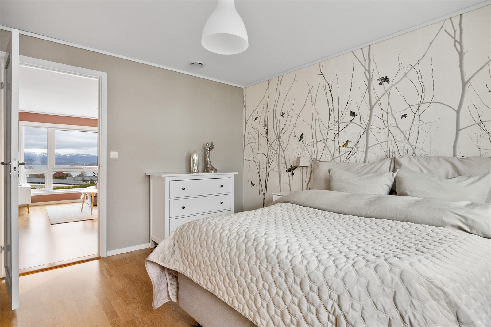 Her er rikelig med garderobeplass. Galleribilde