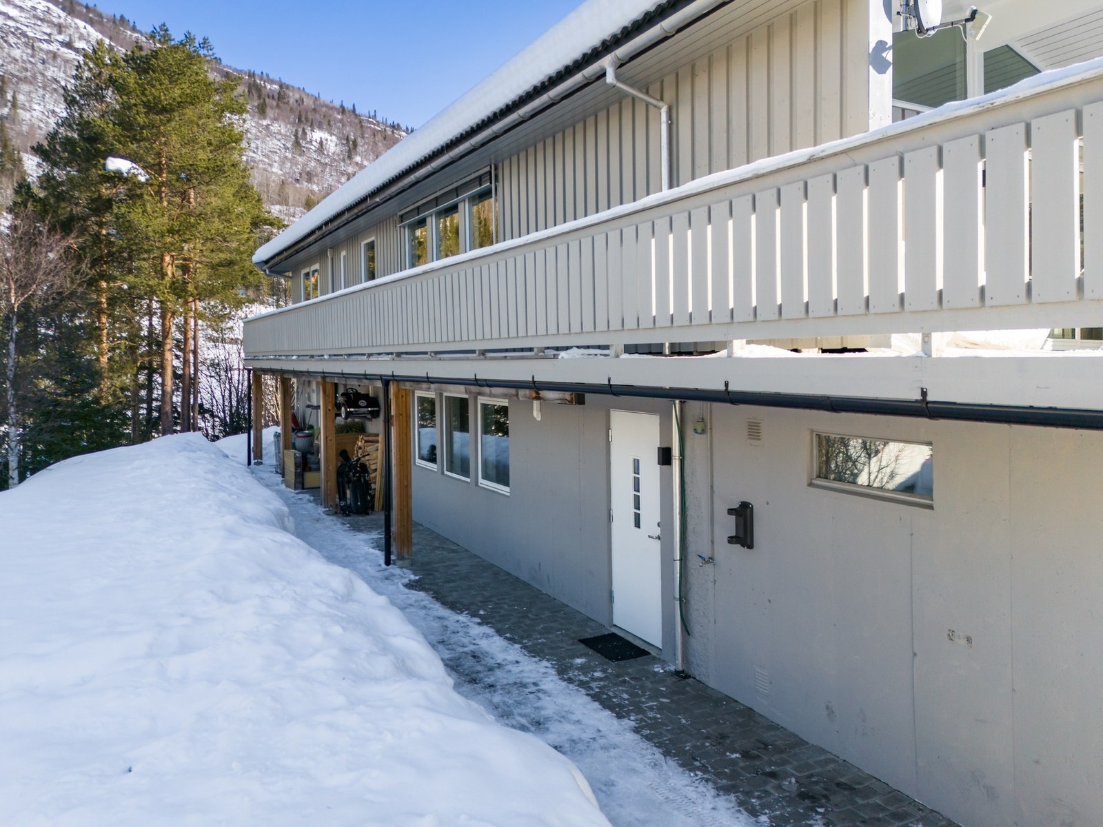 Egen inngang i underetasjen. Galleribilde