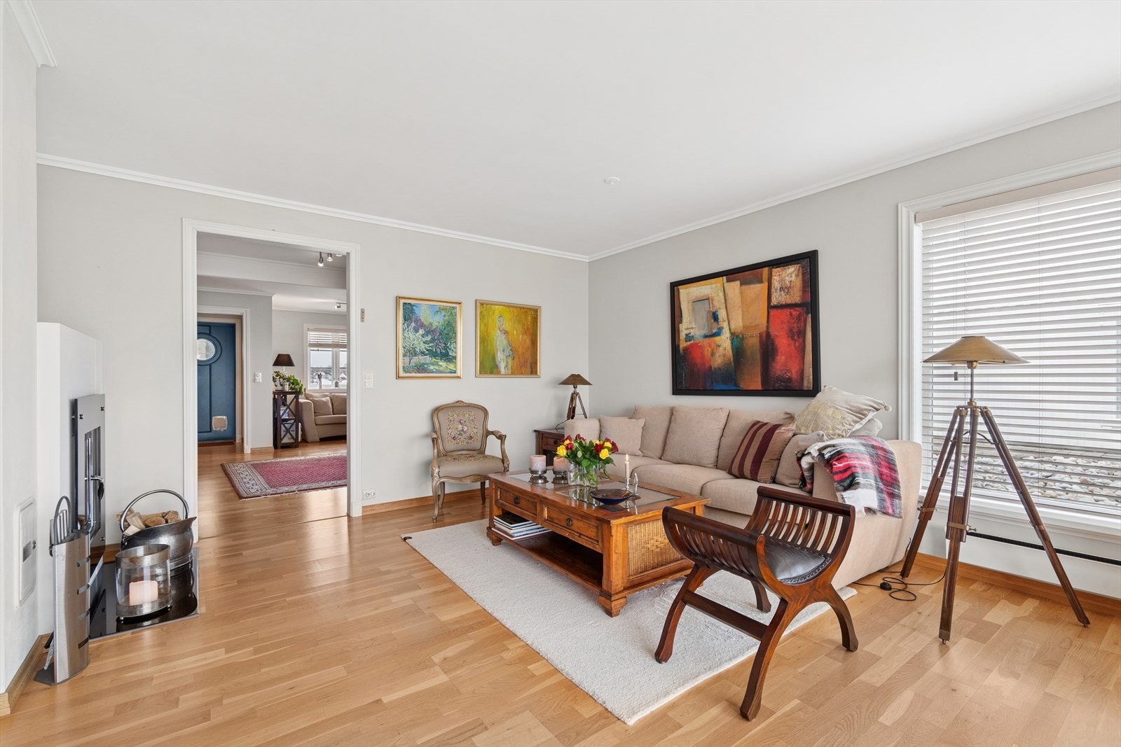 Stuen har flere møbleringsmuligheter. Galleribilde
