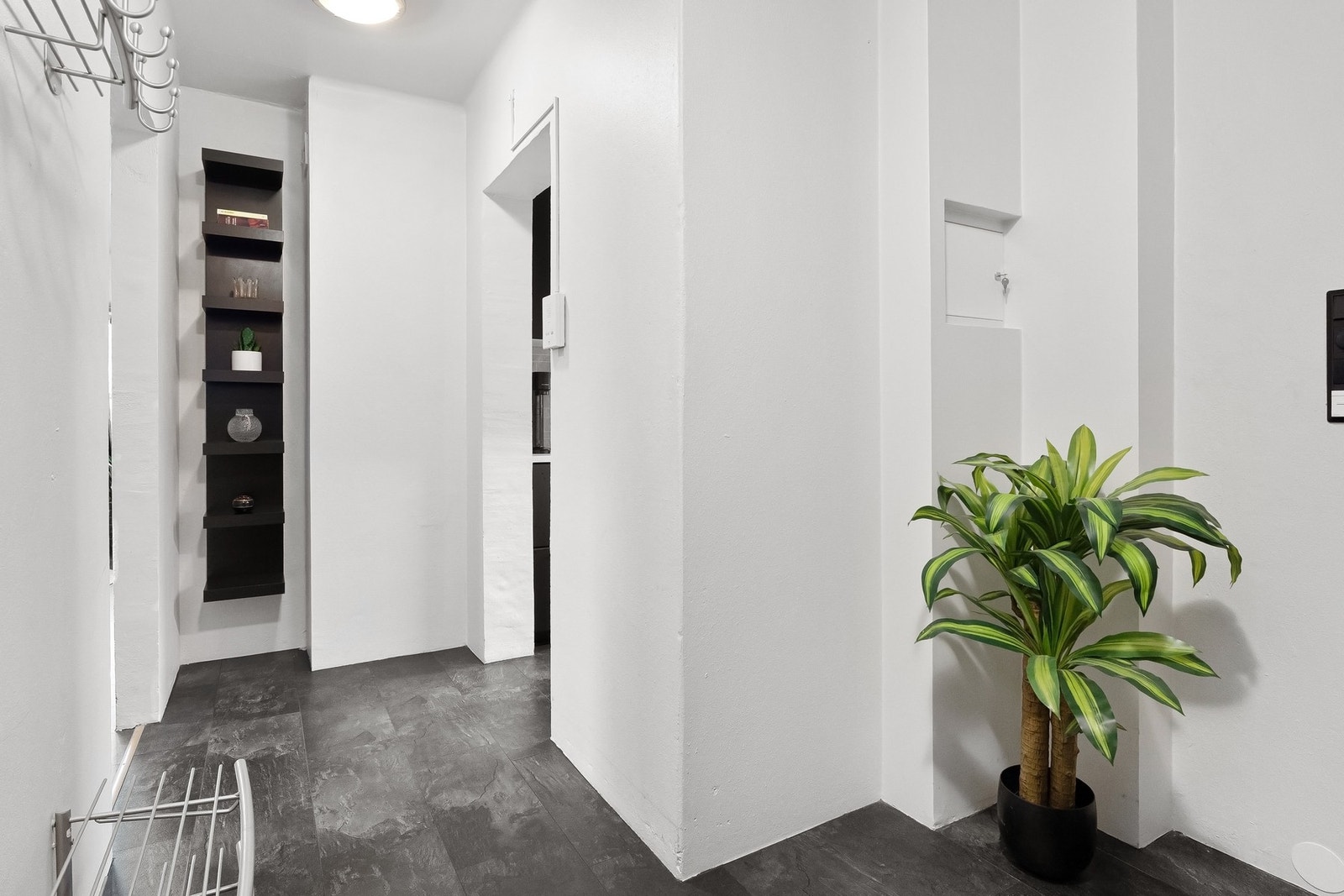 Oppbevaringsmuligheter i gangen. Galleribilde