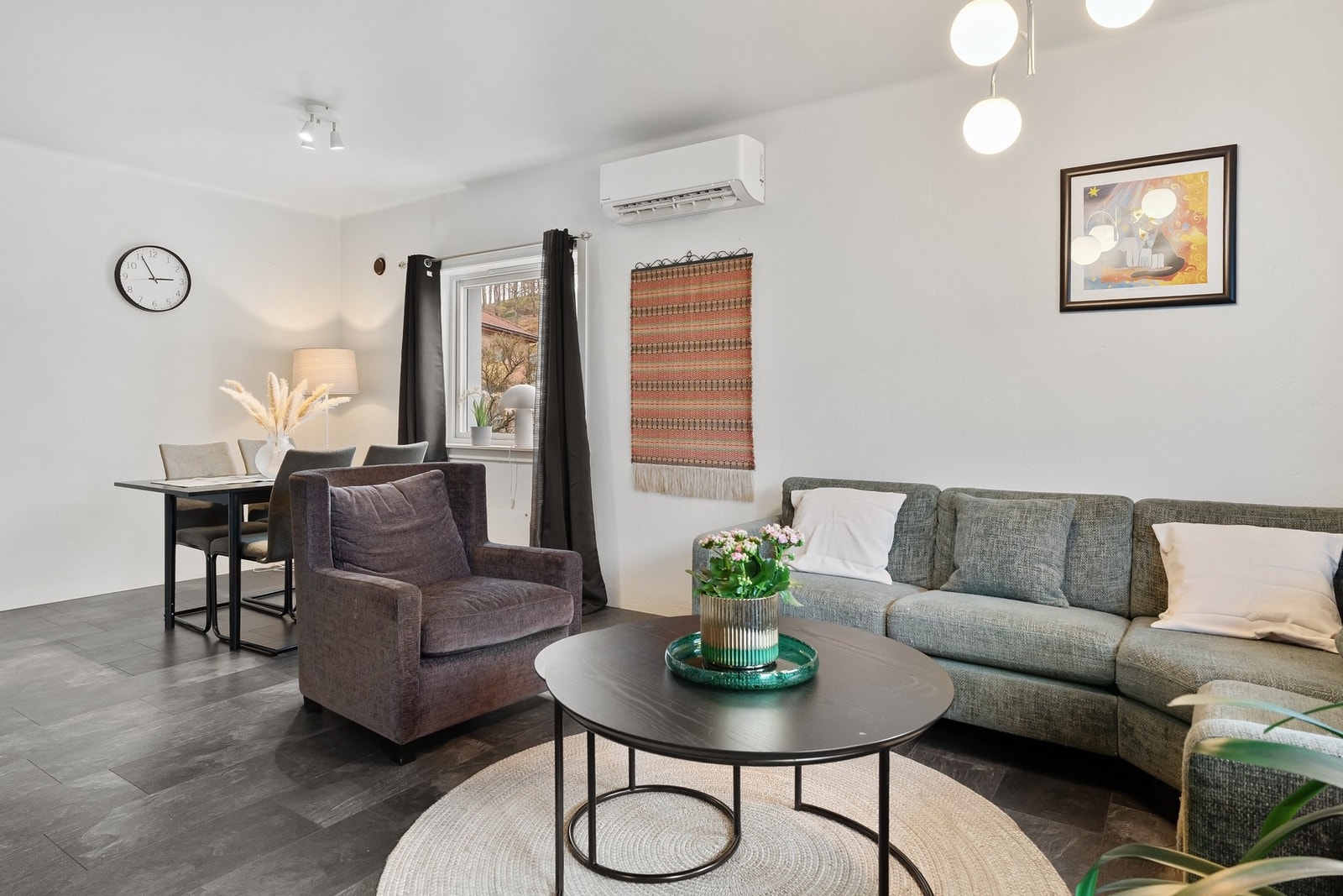 Det er også varmepumpe i stuen. Galleribilde