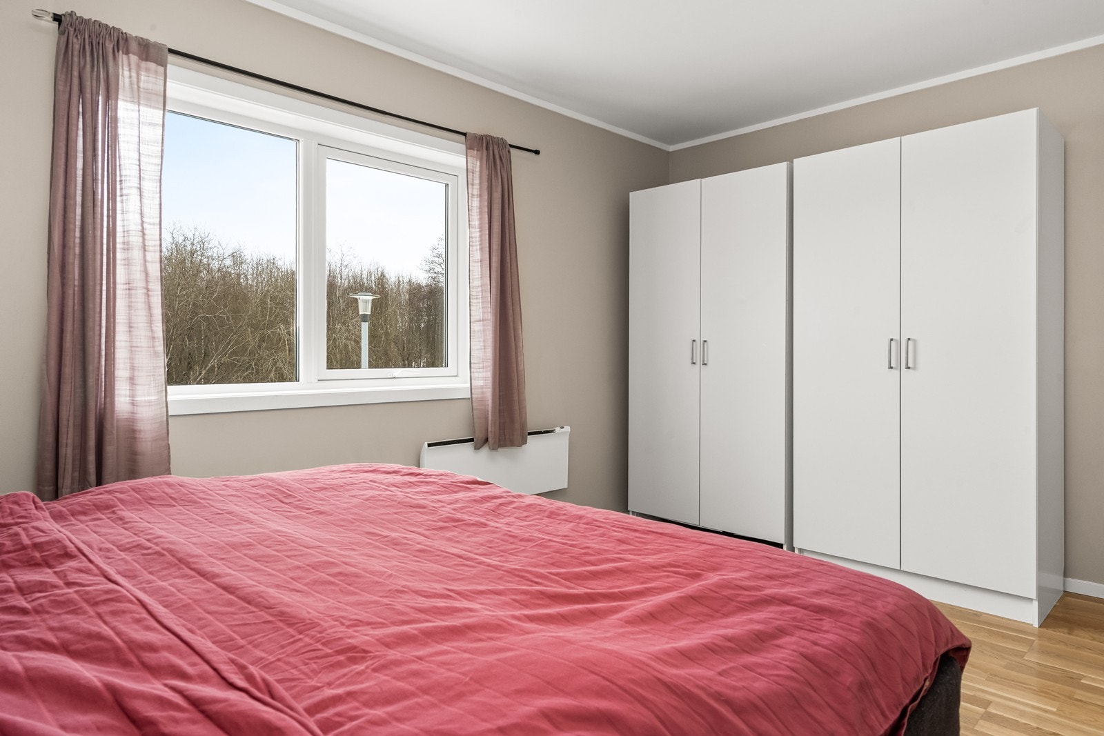 Hovedsoverommet har plass til større garderobeløsning Galleribilde