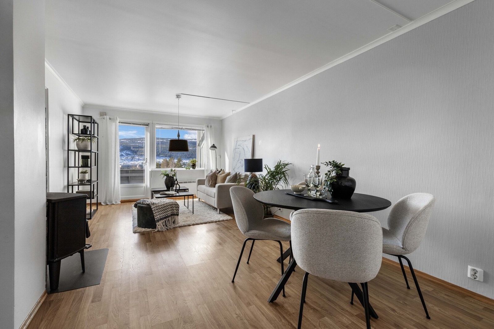 Pen og tiltalende stue. Galleribilde