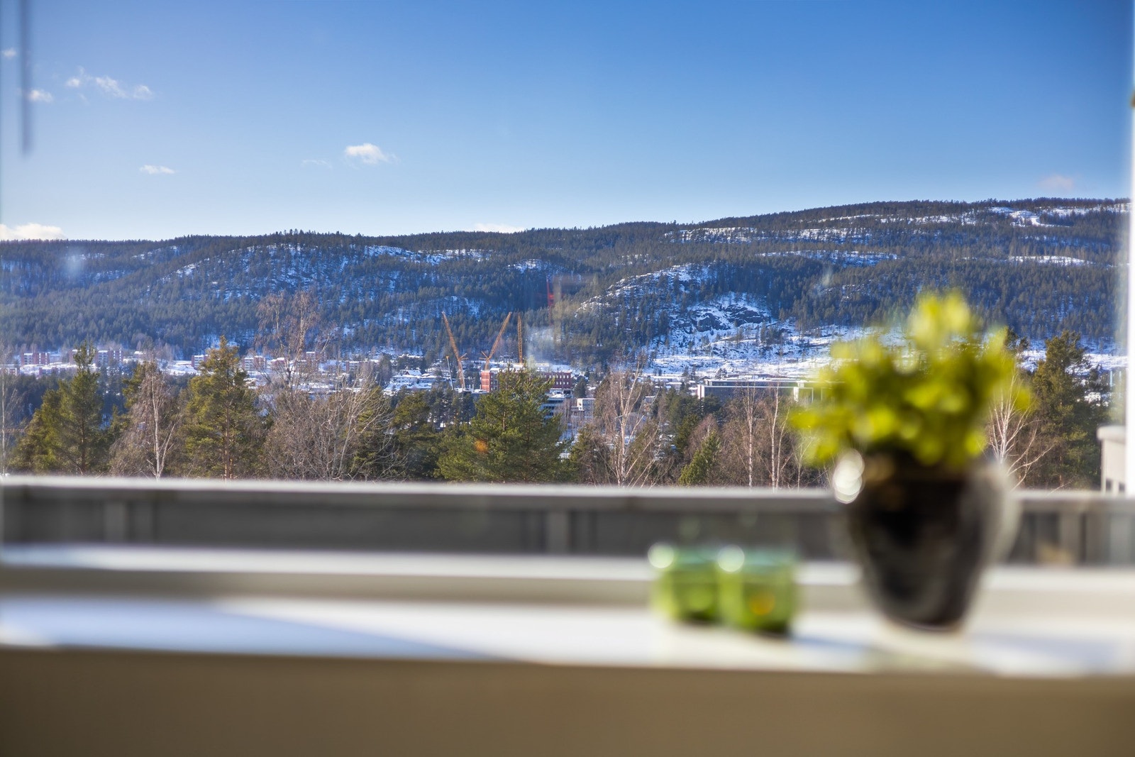 Fin utsikt fra stuevinduet. Galleribilde