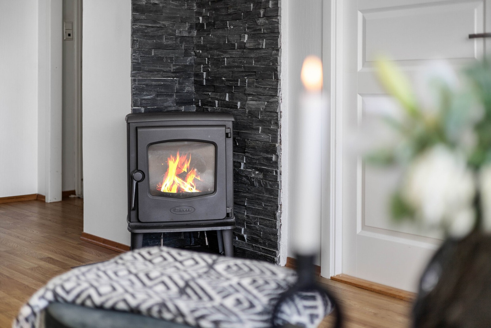 En hyggelig peisovn skaper både varme og stemning på kjølige dager. Galleribilde