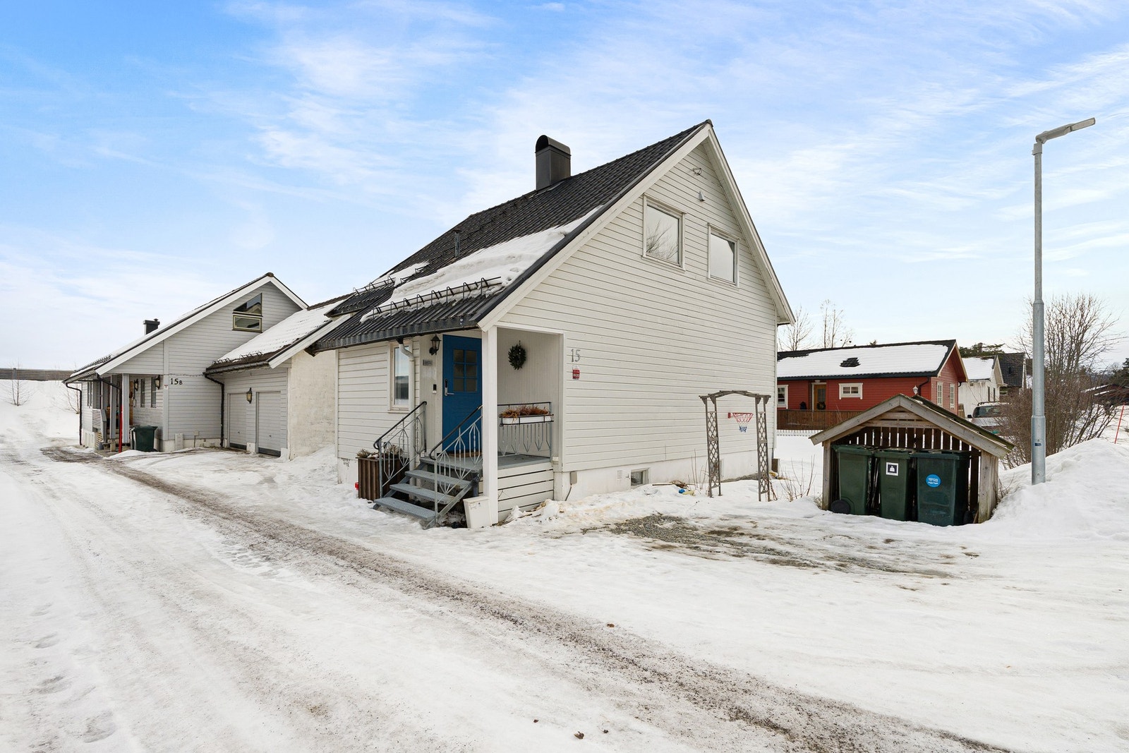 EiendomsMegler 1 ved Kristoffer Singsaas Strøm har gleden av å presentere Jarveien 15. Galleribilde