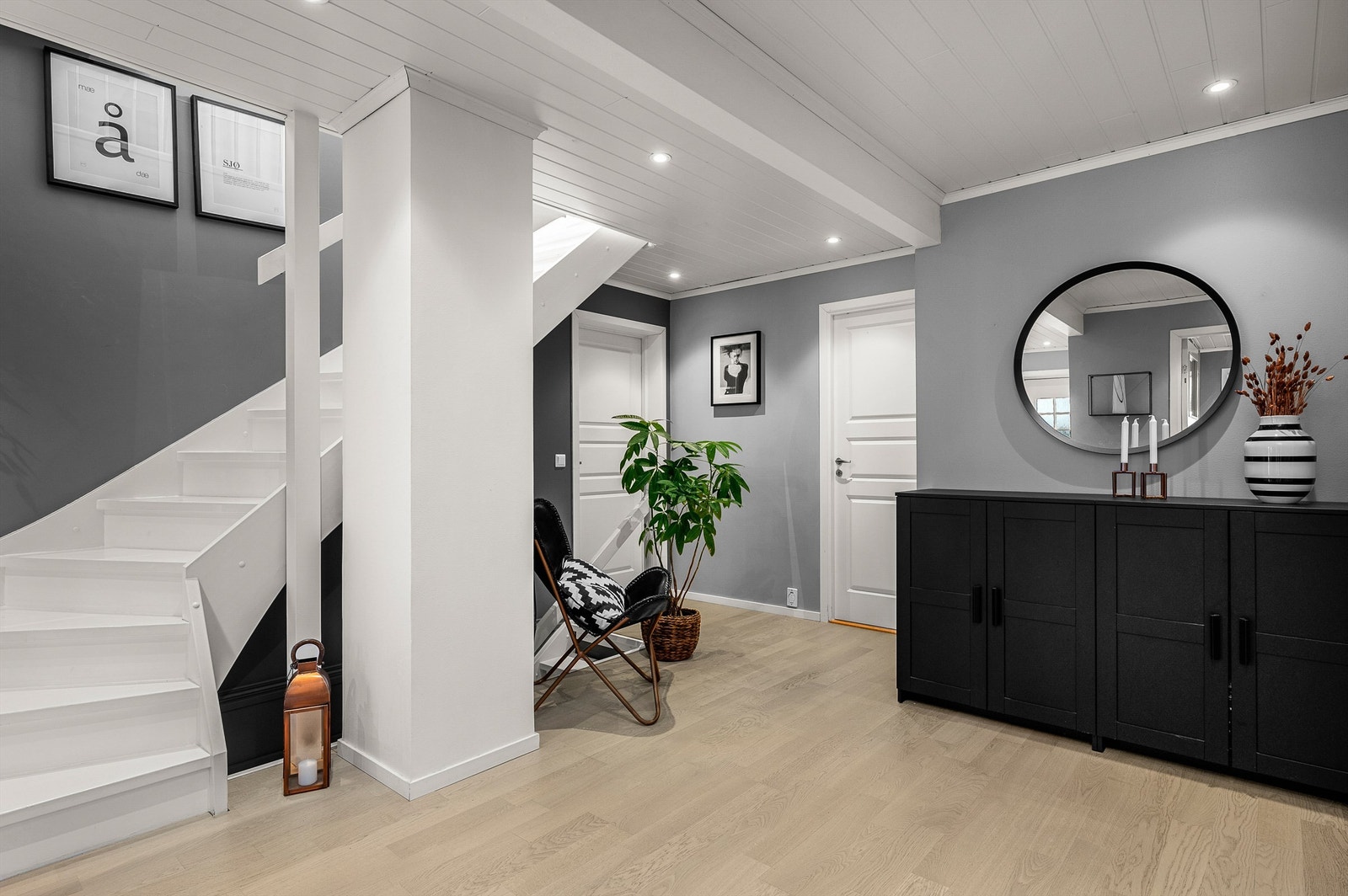 Praktisk og funksjonell planløsning som gir en god førsteopplevelse av boligen. Galleribilde