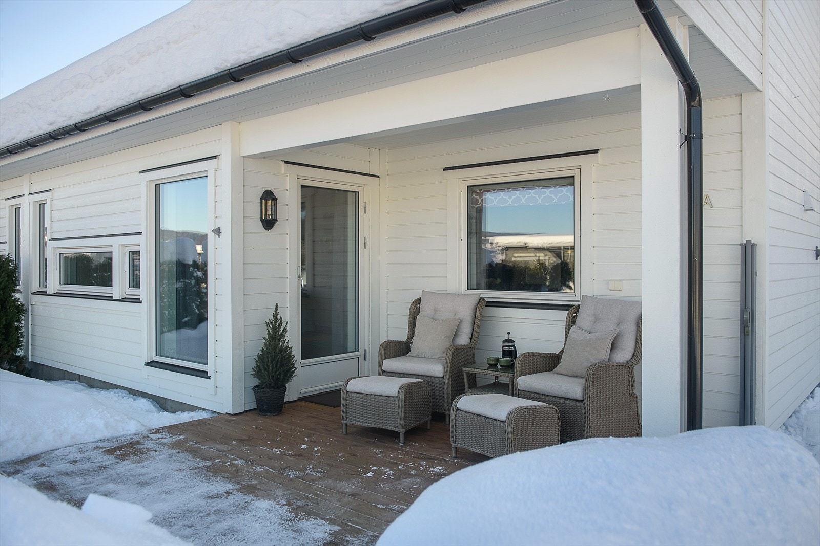 Boligen har to uteplasser. Galleribilde