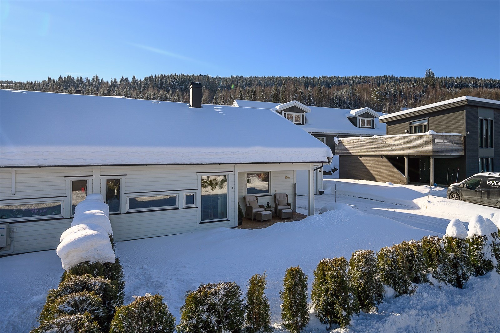 Moderne og lettstelt halvpart av tomannsbolig fra 2018, beliggende i et rolig og nyetablert boligfelt. Galleribilde