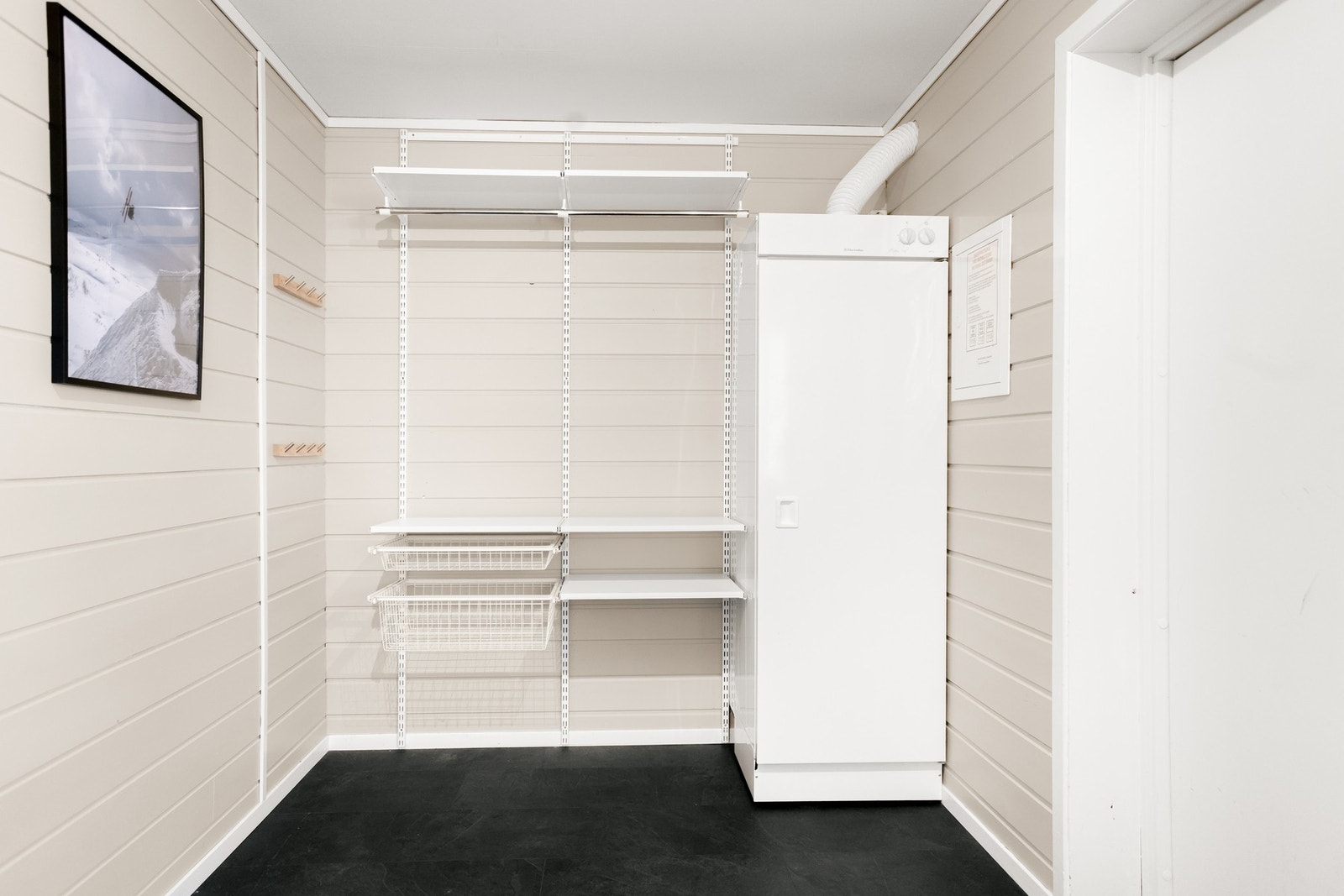 God plass ved inngangspartiet til oppbevaring av klær og sko! Galleribilde