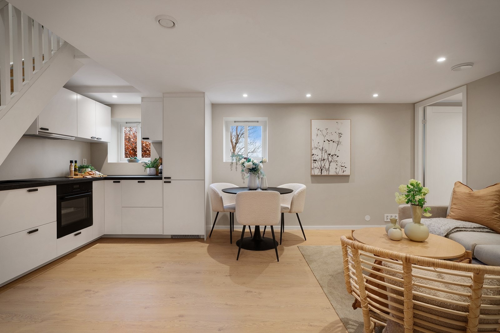 Etasjen står i stil med resten av leiligheten i første etasje og er også malt i varme delikate farger. Galleribilde