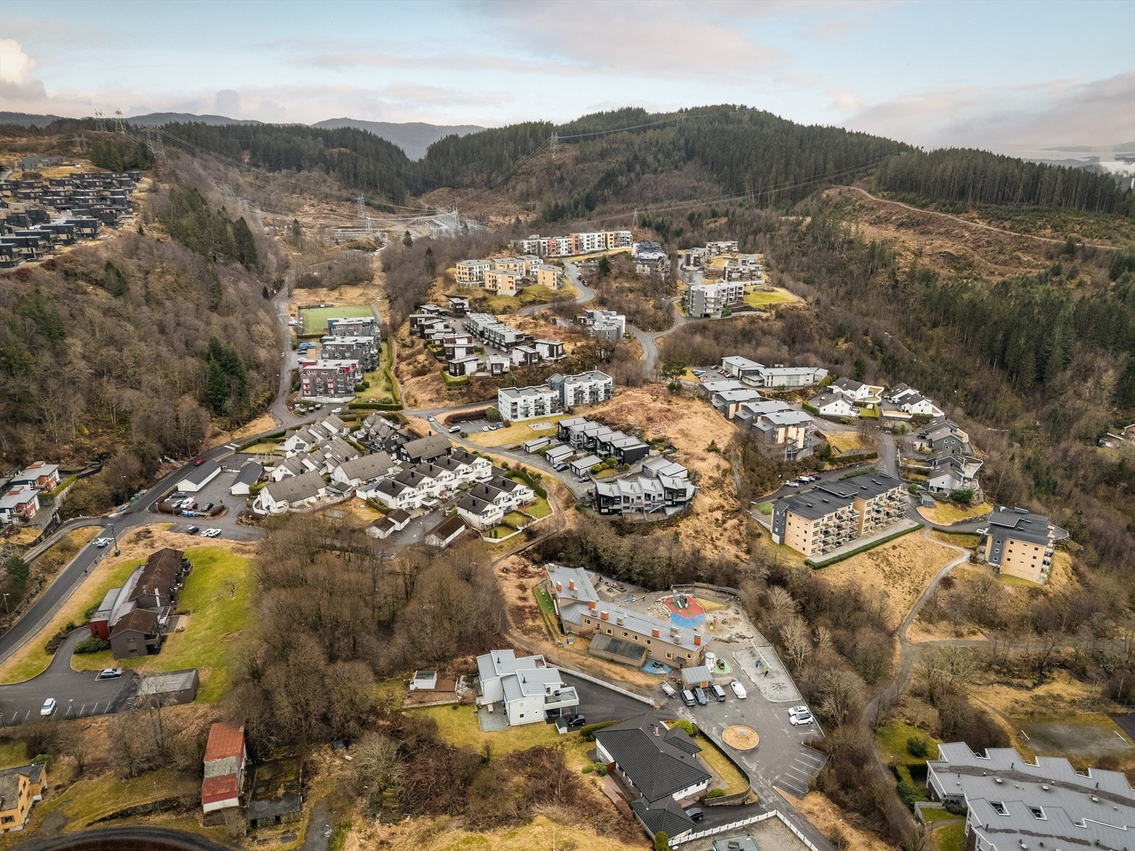 Kort vei til fine turstier både på Smøråsfjellet og Stendafjellet. Galleribilde