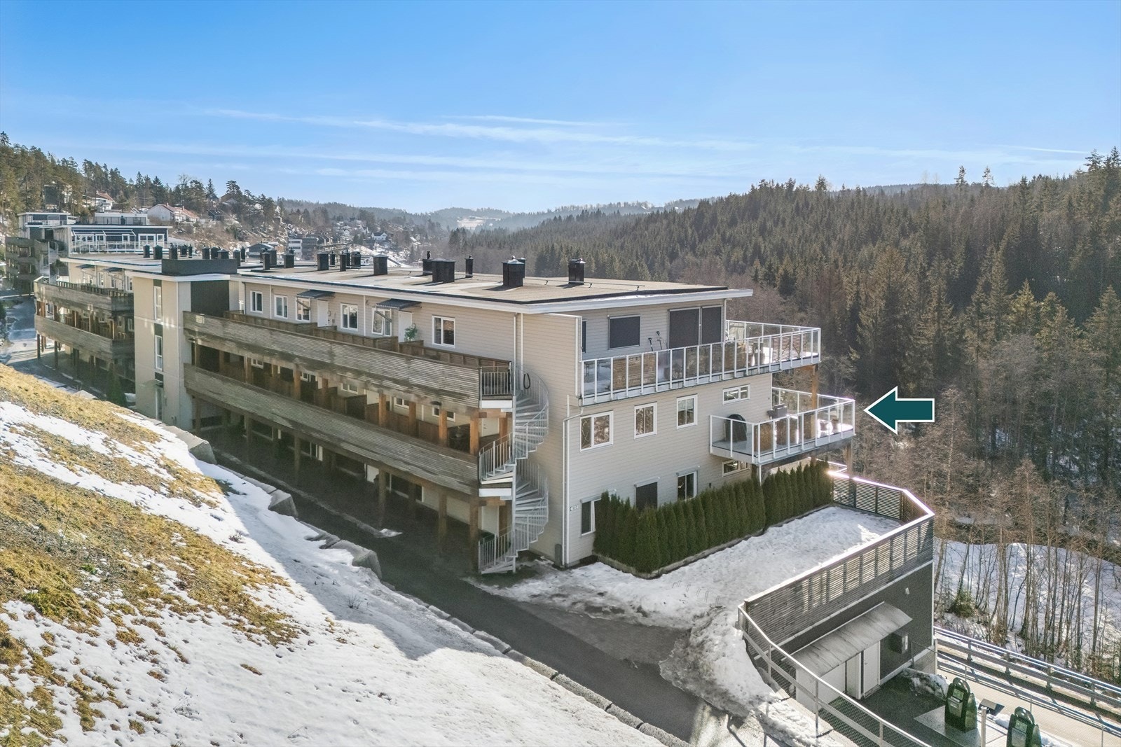 Plasseringen i enden av bygget med fri sikt skaper en god følelse Galleribilde