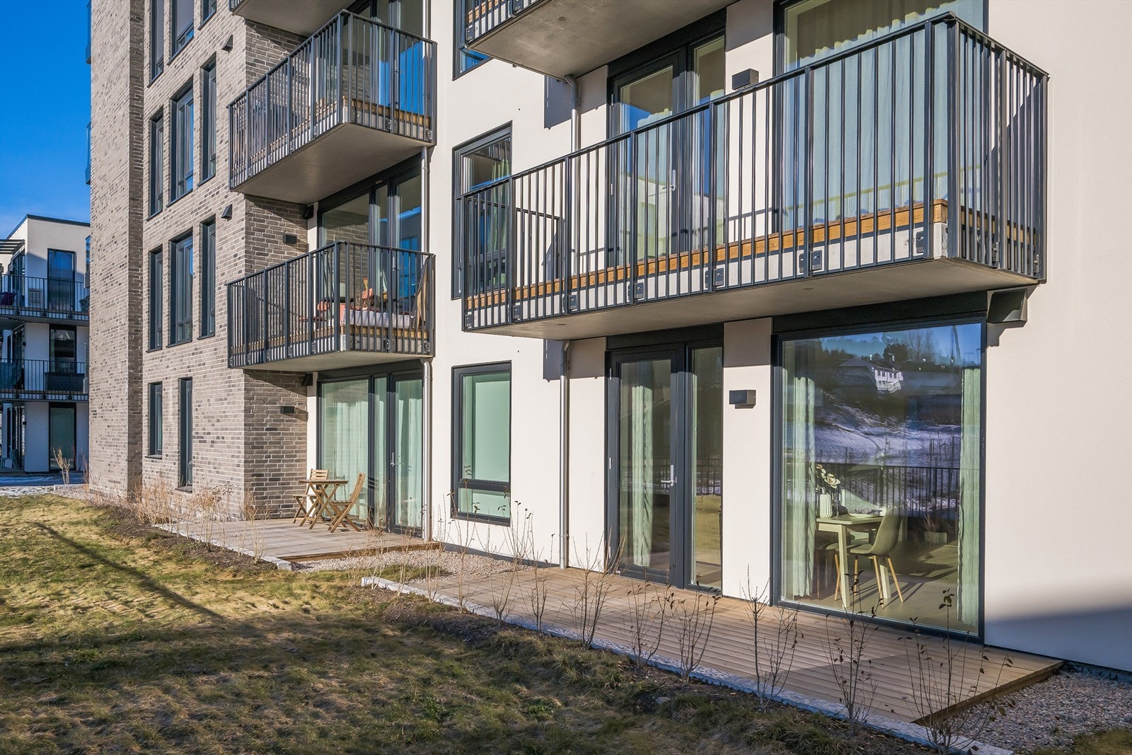 Fin og sydvendt uteplass. Fotograf: Kristian Bollæren ved Fotofinish Galleribilde