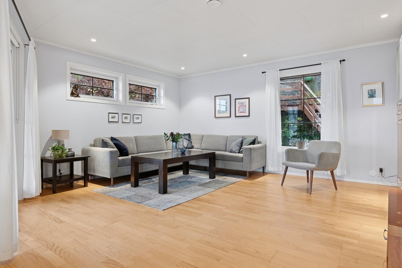 Hyggelig sofakrok med plass til hele familien. Galleribilde