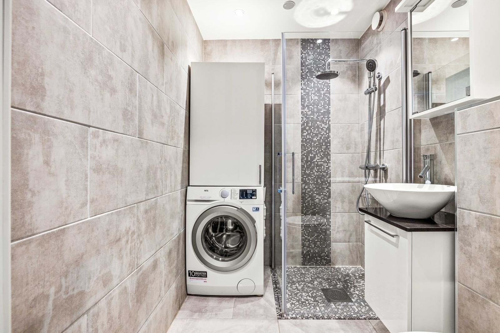 Bad nr.2 ble pusset opp i 2016 og har opplegg for vaskemaskin. Galleribilde