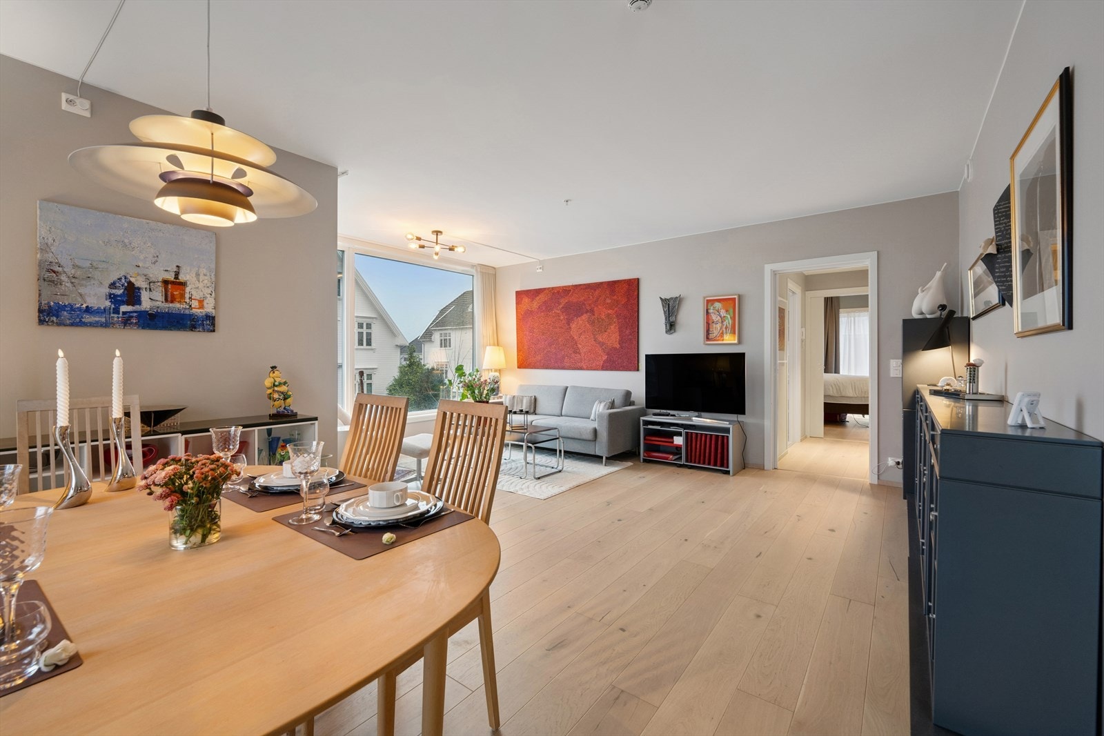 I stuen er det plass til flere møbleringssoner. Galleribilde