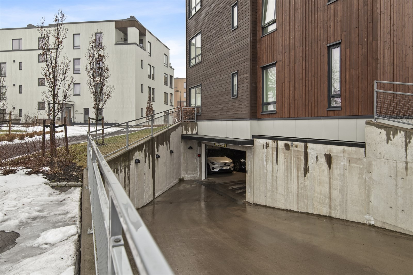 Sameiet har underjordisk garasjeanlegg med heis. Galleribilde