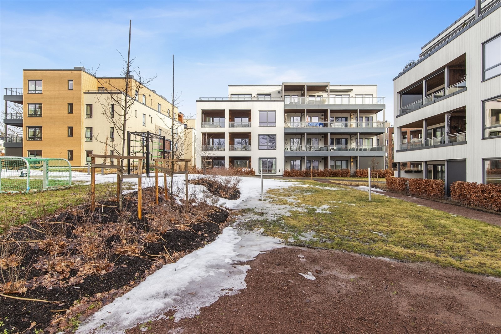 Sameiet har pent opparbeidede fellesarealer. Galleribilde