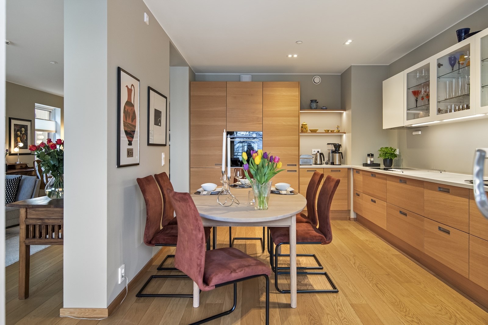 Kjøkkenet er levert av Svane kjøkken. Galleribilde